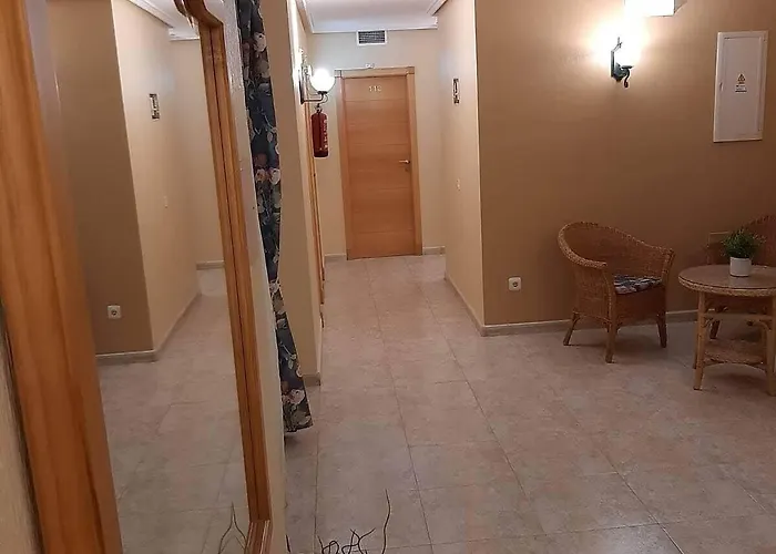 Cano Ξενοδοχείο *