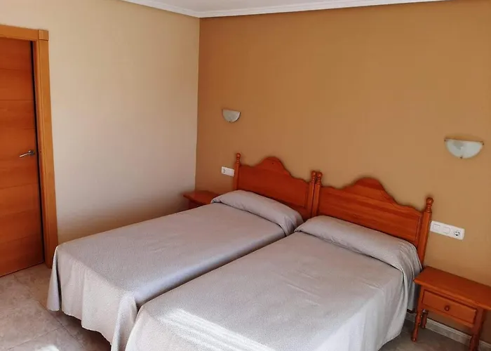Cano Hotell *
